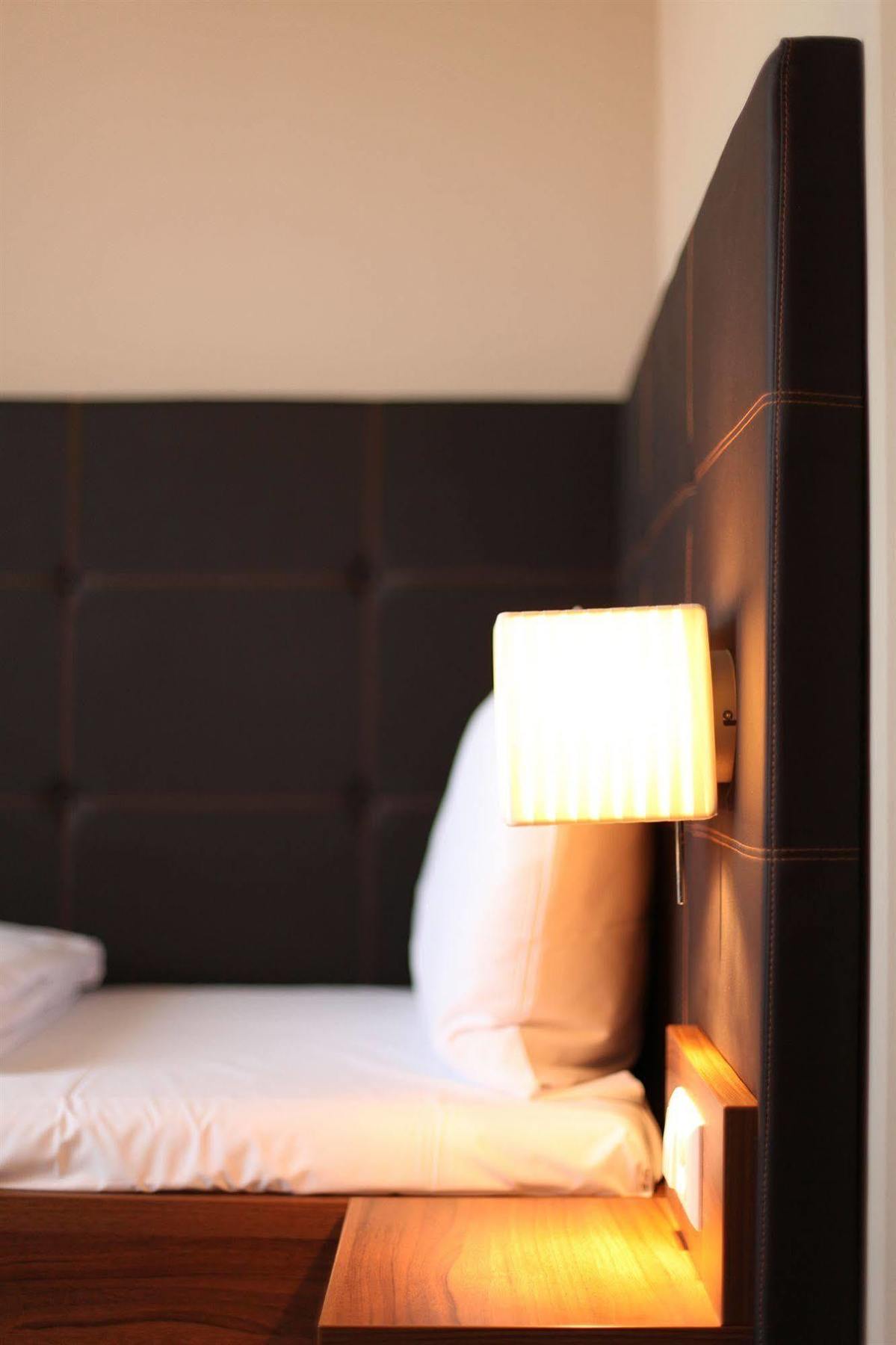 RiKu HOTEL Neu-Ulm Extérieur photo