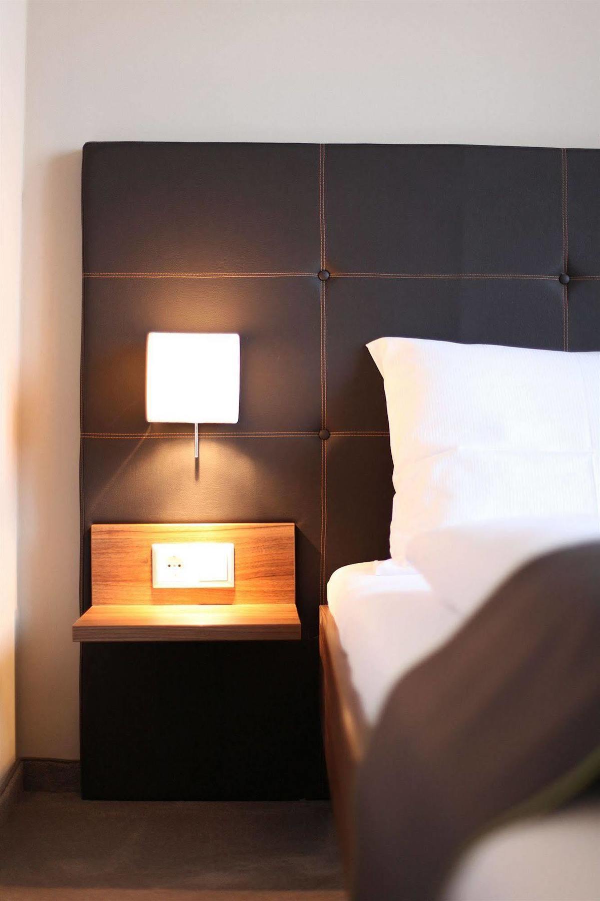 RiKu HOTEL Neu-Ulm Extérieur photo